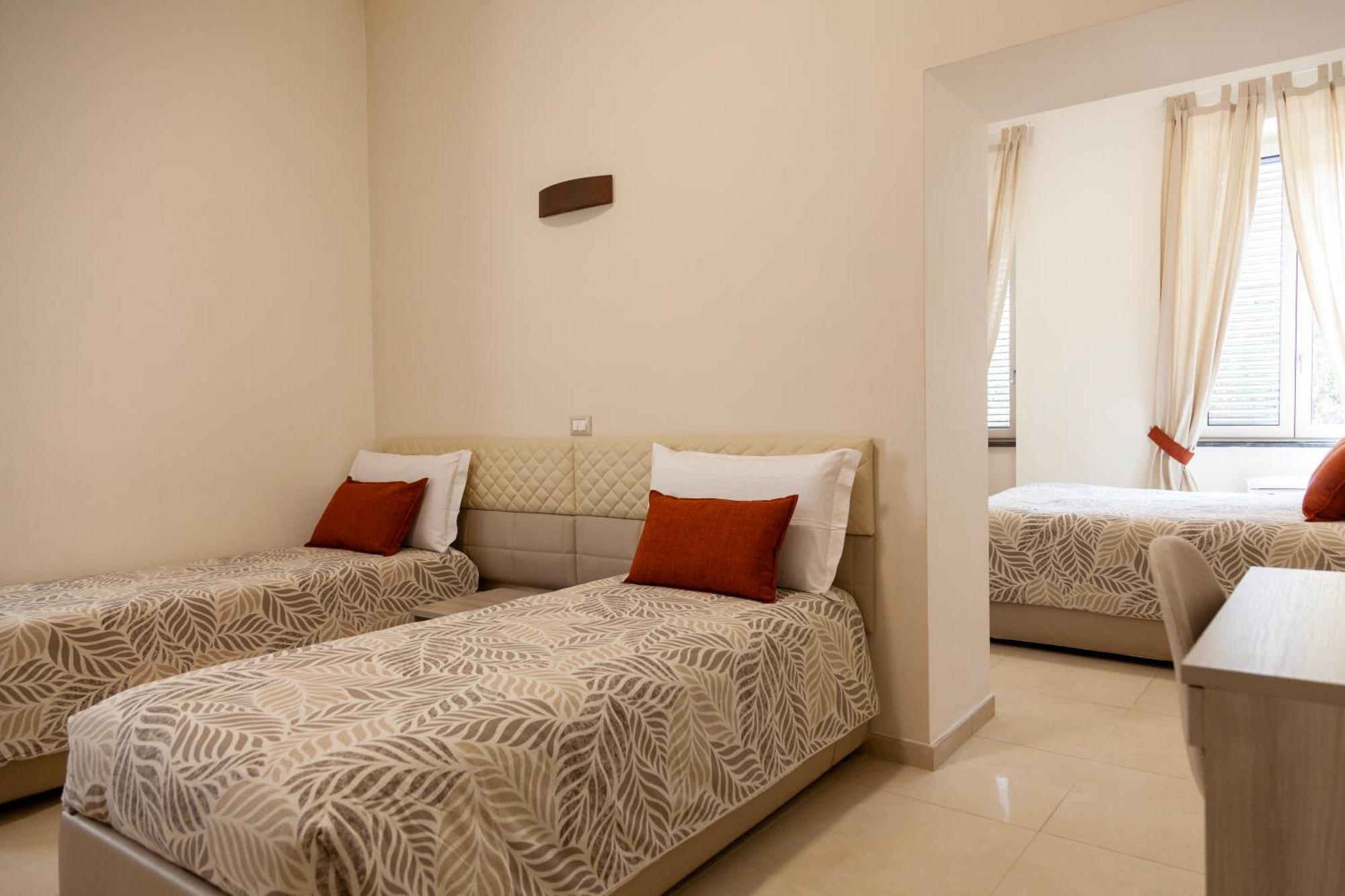 Opera 5 Hotel Naples Luaran gambar