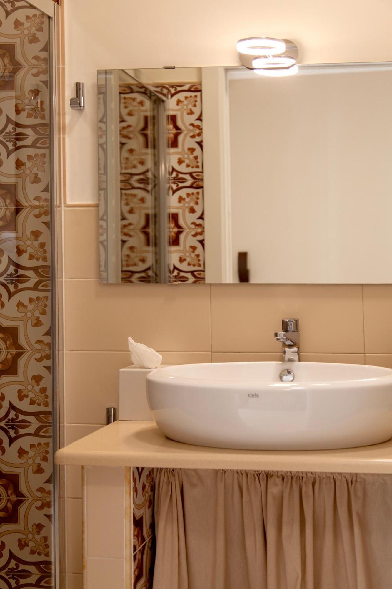 Opera 5 Hotel Naples Luaran gambar