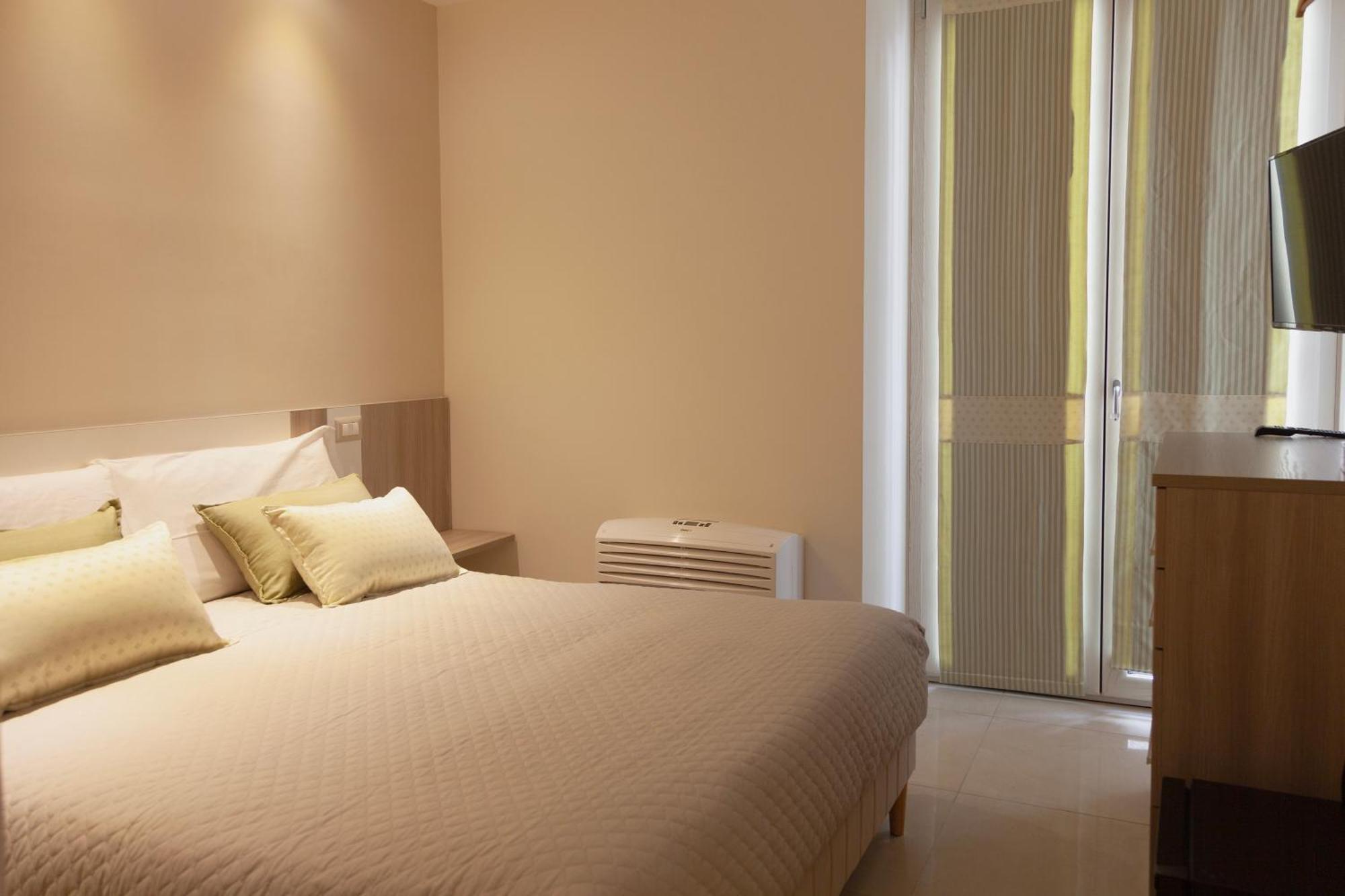 Opera 5 Hotel Naples Luaran gambar