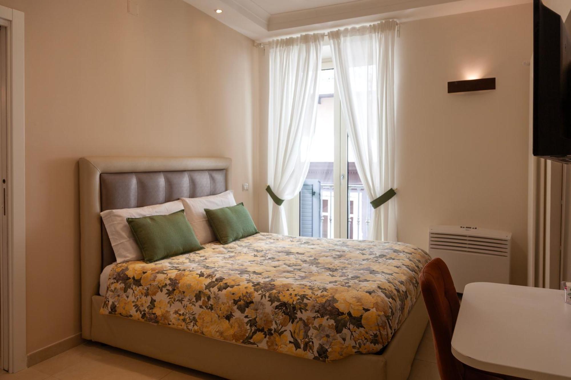 Opera 5 Hotel Naples Luaran gambar