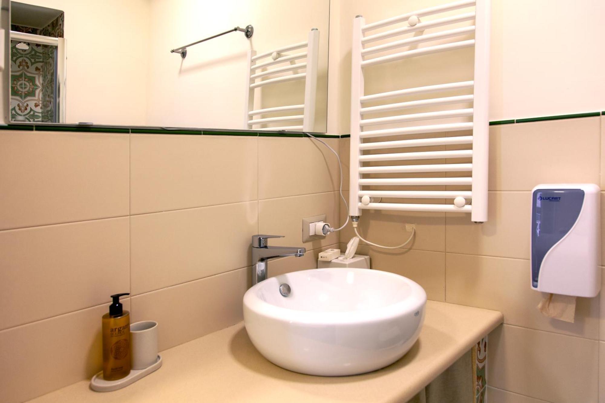 Opera 5 Hotel Naples Luaran gambar